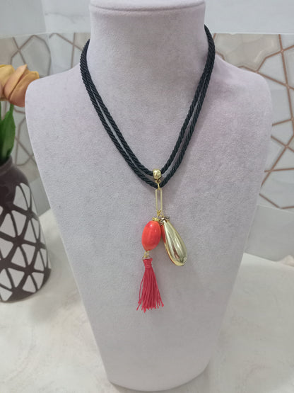 Turuncu Boncuklu Kolye