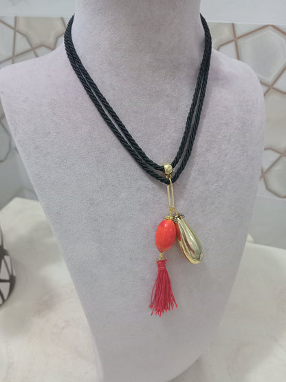 Turuncu Boncuklu Kolye