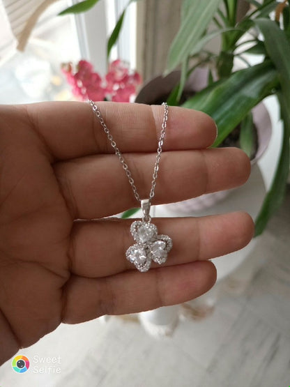 Gümüş 3'lü Kalpli Kolye