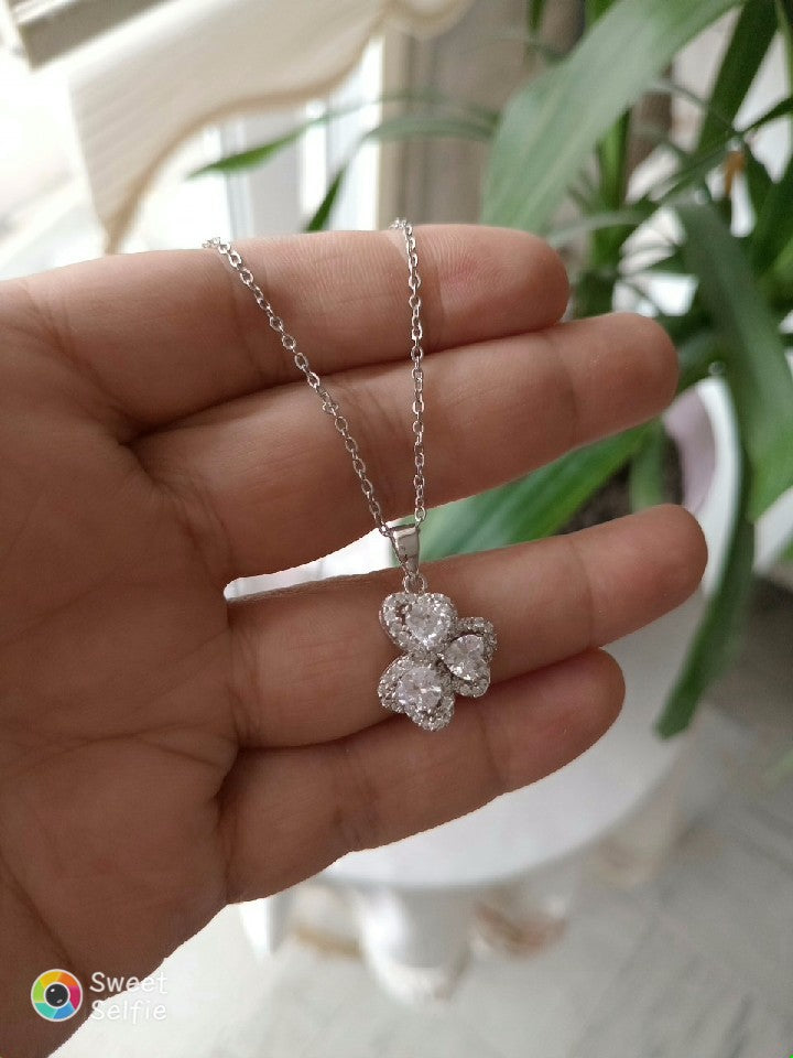 Gümüş 3'lü Kalpli Kolye