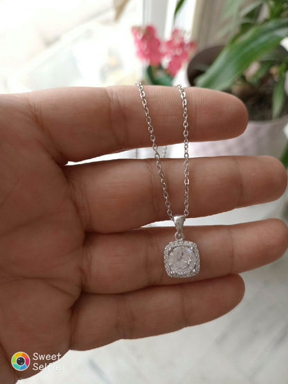 Baget Taşlı Gümüş Kolye